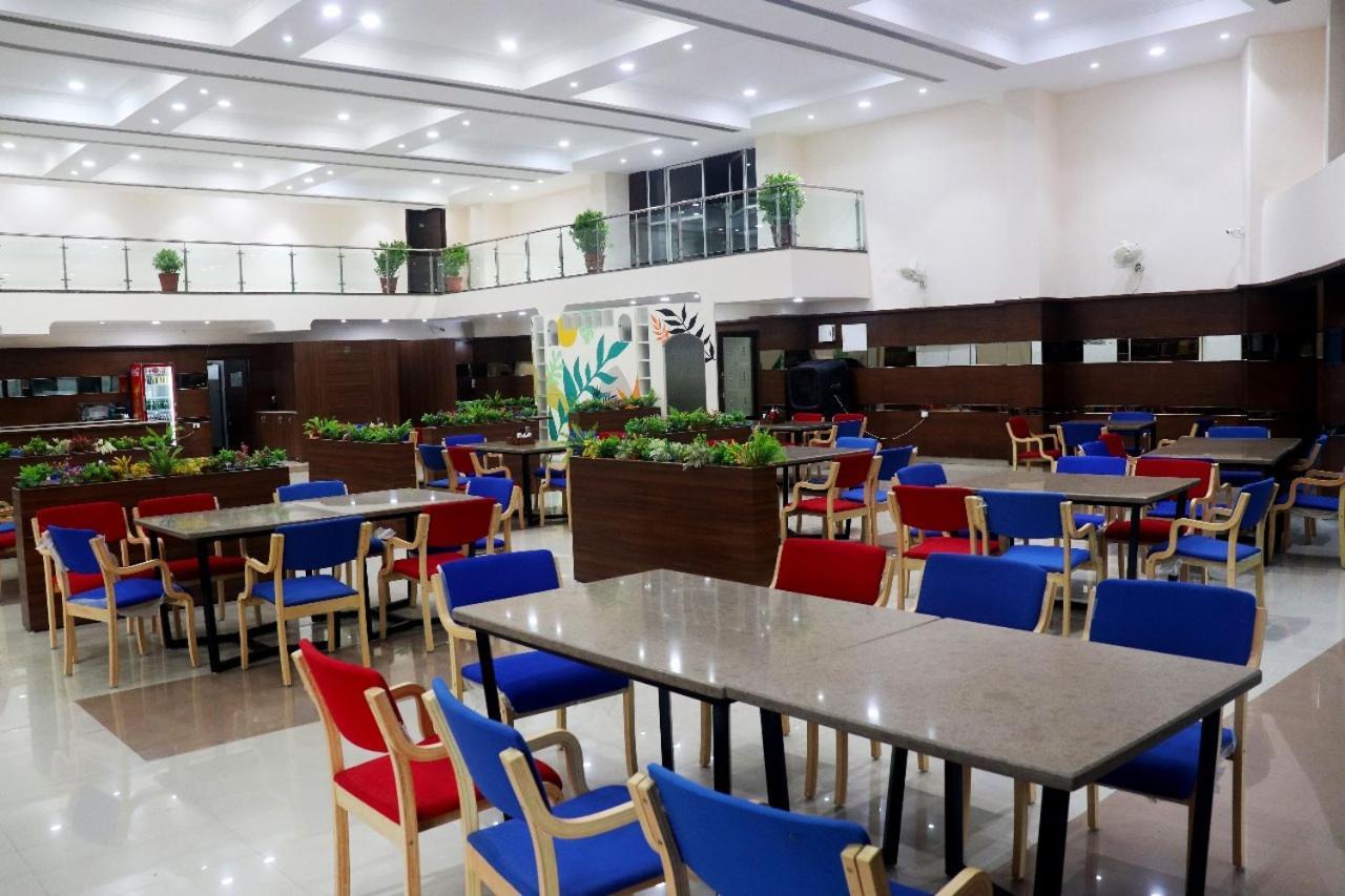 The Richi Rich Hotel And Resort Ιντόρ Εξωτερικό φωτογραφία